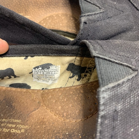 Toms - Picture 3 of 3